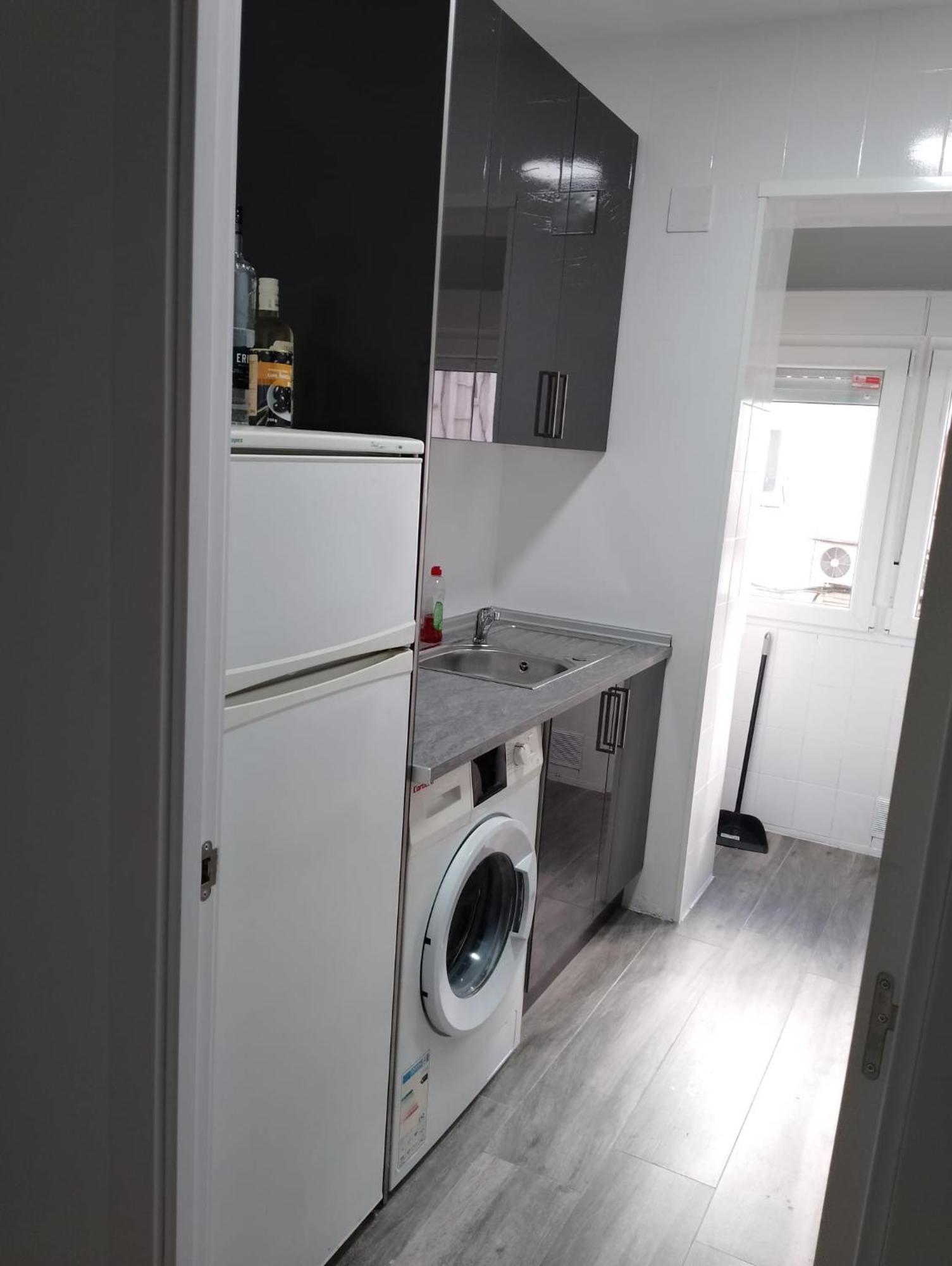 Habitacion En Piso Compartido マドリード エクステリア 写真