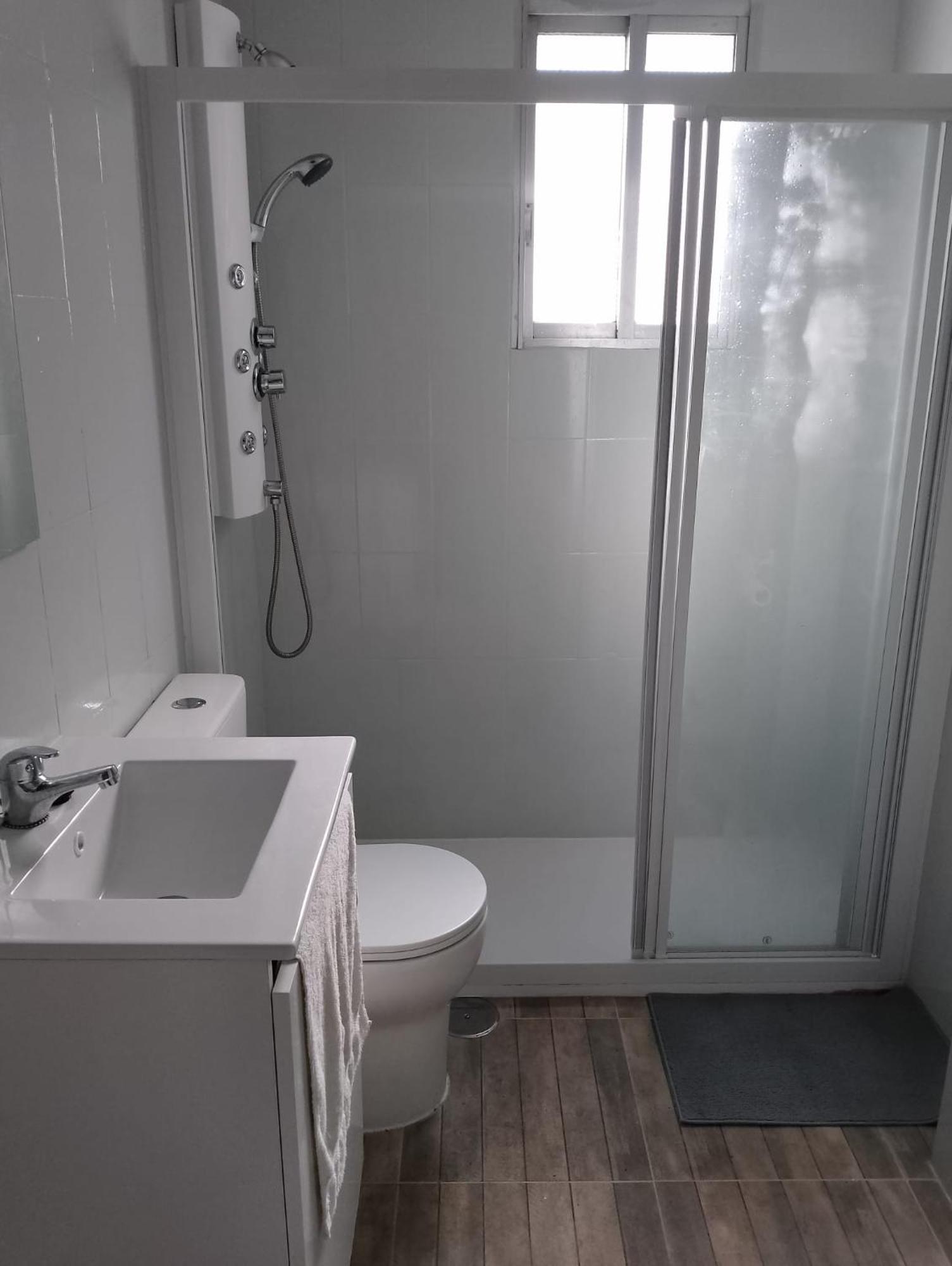 Habitacion En Piso Compartido マドリード エクステリア 写真